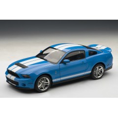 1:18 Масштабная модель Ford Shelby GT500 2010 (Grabber Blue/White Stripes)