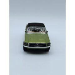 1:43 Масштабная модель FORD Mustang Coupe 1968 Green Metallic