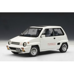 1:18 Масштабная модель Honda City Turbo II 1983 (White) в комплекте с желтым мини-мото