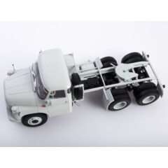 1:43 Масштабная модель Tatra 148 NT 6x6