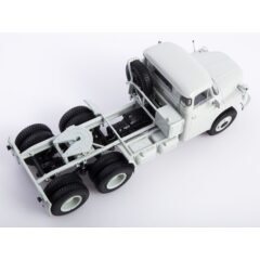 1:43 Масштабная модель Tatra 148 NT 6x6