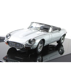 1:43 Масштабная модель Jaguar E-Type Cabrio Series III V12 1971 (Silver)