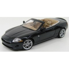 1:18 Масштабная модель Jaguar XK Cabriolet 2006 Indigo Blue