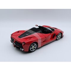 1:24 Масштабная модель FERRARI LaFerrari Aperta, красный