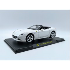 1:24 Масштабная модель FERRARI California T Spider Open Roof (2014), White