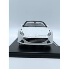 1:24 Масштабная модель FERRARI California T Spider Open Roof (2014), White