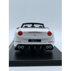 1:24 Масштабная модель FERRARI California T Spider Open Roof (2014), White