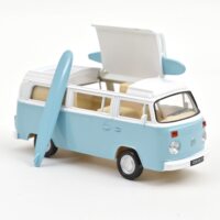 1:43 Масштабная модель VW T2 Combi Camper Van с досками для серфинга 1973 Pastel Blue