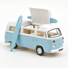 1:43 Масштабная модель VW T2 Combi Camper Van с досками для серфинга 1973 Pastel Blue