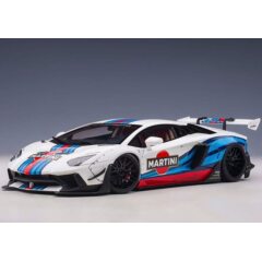 1:18 Масштабная модель Lamborghini Aventador LB Performance (Martini livery)