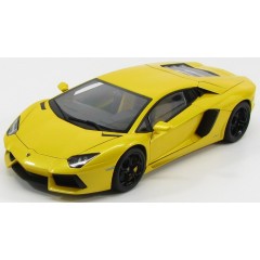 1:18 Масштабная модель Lamborghini Aventador LP700-4 (Metallic Yellow) 2011