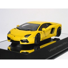 1:43 Масштабная модель Lamborghini Aventador LP700-4 (Metallic Yellow) 2011 (все открывается)