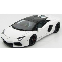 1:18 Масштабная модель Lamborghini Aventador LP700-4 Roadster 2013 Bianco Isis / White