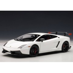 1:18 Масштабная модель Lamborghini Gallardo LP570 super trofeo Stradale 2011 (blanco monocerus / white)