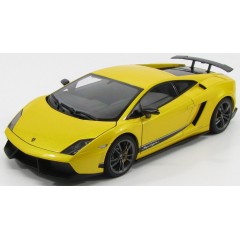 1:18 Масштабная модель Lamborghini Gallardo LP570-4 Superleggera 2010 (Giallo Midas/Metallic Yellow)