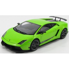 1:18 Масштабная модель Lamborghini Gallardo LP570-4 Superleggera 2010 (Verde Ithaca/Green)
