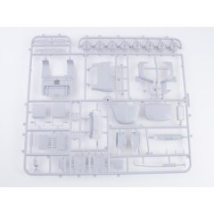 1:35 Сборная модель ЗИЛ-130-76 бортовой