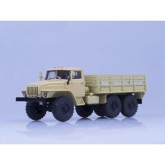 1:43 Масштабная модель 4320 бортовой, с тентом (бежевый)