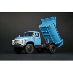 1:35 Сборная модель ЗИЛ-ММЗ-555 самосвал