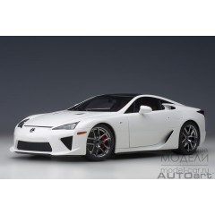 1:18 Масштабная модель Lexus LFA (white / carbon)
