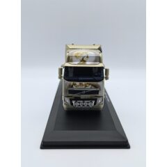 1:43 Масштабная модель седельный тягач VOLVO FH16 "Moon Howler" 2003 Gold Metallic/Decorated