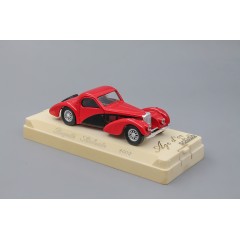 1:43 Масштабная модель Bugatti Atlante (RED)