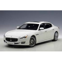 1:18 Масштабная модель Maserati Quattroporte GTS 2015 (white)