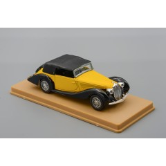 1:43 Масштабная модель Delahaye 135 M (1939) Figoni-Falaschi, yellow/black