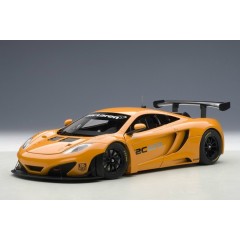 1:18 Масштабная модель McLaren MP4-12C GT3 Presentation Car 2011 Orange Metallic