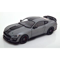 1:18 Масштабная модель Ford Mustang Shelby GT500 (grey)