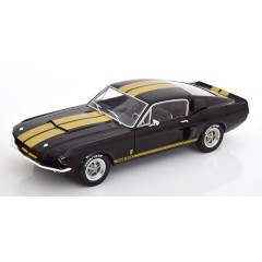 1:18 Масштабная модель Ford Shelby Mustang GT500 (black with golden stripe)