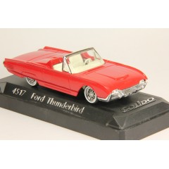 1:43 Масштабная модель Ford Thunderbird (red)