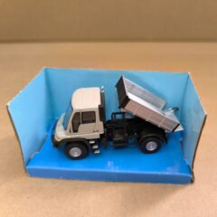 1:72 Масштабная модель Mercedes Unimog самосвал