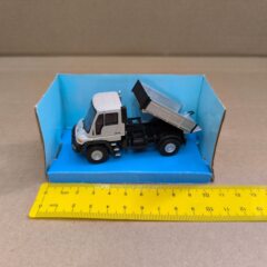 1:72 Масштабная модель Mercedes Unimog самосвал