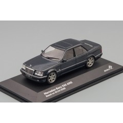 1:43 Масштабная модель Mercedes-Benz E60 (W124) AMG (black)