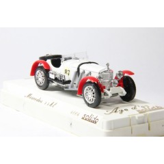 1:43 Масштабная модель Mercedes-Benz SSKL (white/red)
