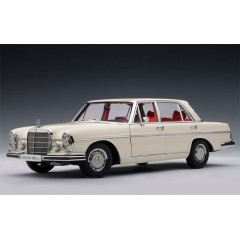 1:18 Масштабная модель MERCEDES-BENZ 300 SEL 6.3 1970 (WHITE)