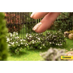 Белые кусты для макетов. Набор 3 штуки. Высота 2-3 см.