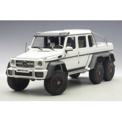 1:18 Масштабная модель Mercedes-Benz G63 AMG 6x6 2013 (matt white)