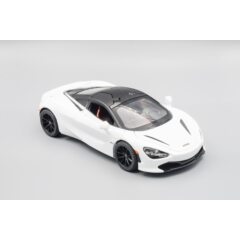 1:24 Модель McLaren 720S, белый, 21 см.
