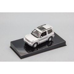 1:43 Масштабная модель Mitsubishi Pajero 1999 SWB 2DRS (Silver)