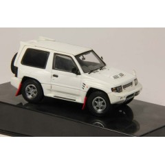 1:43 Масштабная модель Mitsubishi Pajero SWB (white)