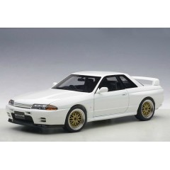 1:18 Масштабная модель Nissan Skyline GT-R (R32) Tuned version (white)