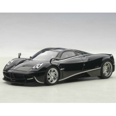 1:43 Масштабная модель Pagani Huayra 2011 (black, silver stripes)
