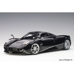 1:12 Масштабная модель Pagani Huayra 2011 (gloss black)