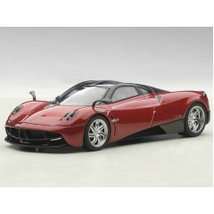 1:43 Масштабная модель Pagani Huayra 2011 (metallic red)
