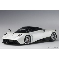 1:12 Масштабная модель Pagani Huayra 2011 (white)