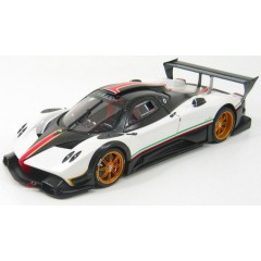 1:18 Масштабная модель Pagani Zonda R 2009 (White With Italian Stripes)