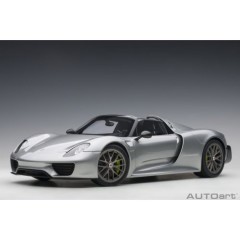 1:12 Масштабная модель Porsche 918 Spyder 2013 (silver met)