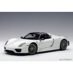 1:18 Масштабная модель Porsche 918 Spyder Weissach Package 2013 (glossy white)
